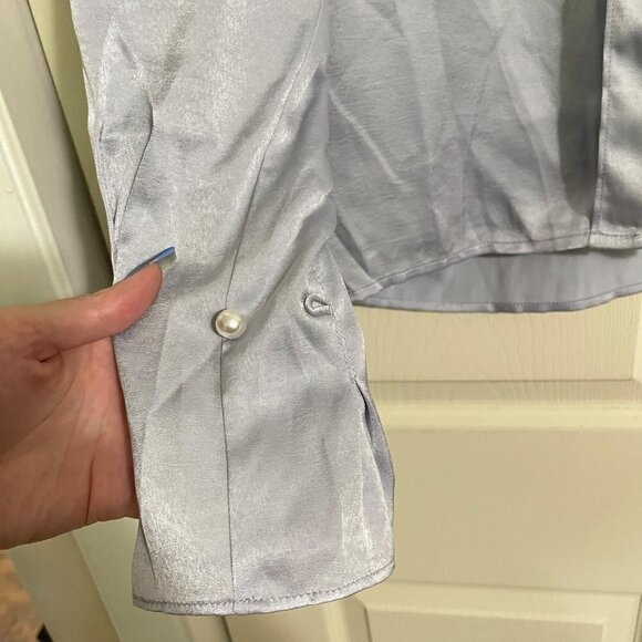 J. ING Womens NWT Blue long Flutter Bell Sleeve Satin Blouse Medium - Picture 5 of 8